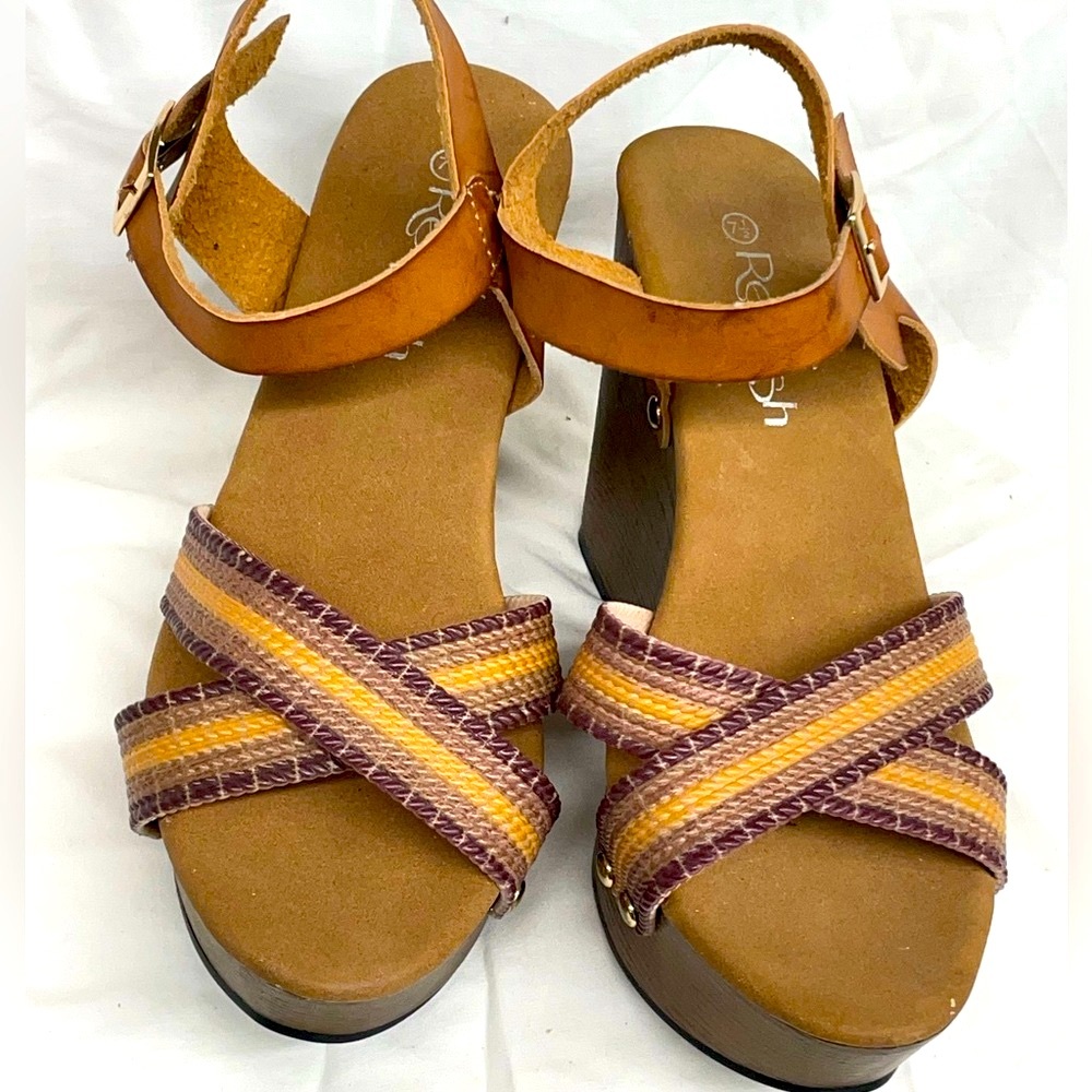 NEW!!! Refresh faux leather wedge heel sandals ladies sz 7.5